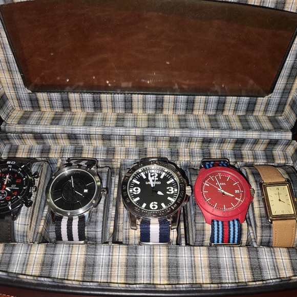 WATCH LOT VARIOUS PIECES - Picture 7 of 9